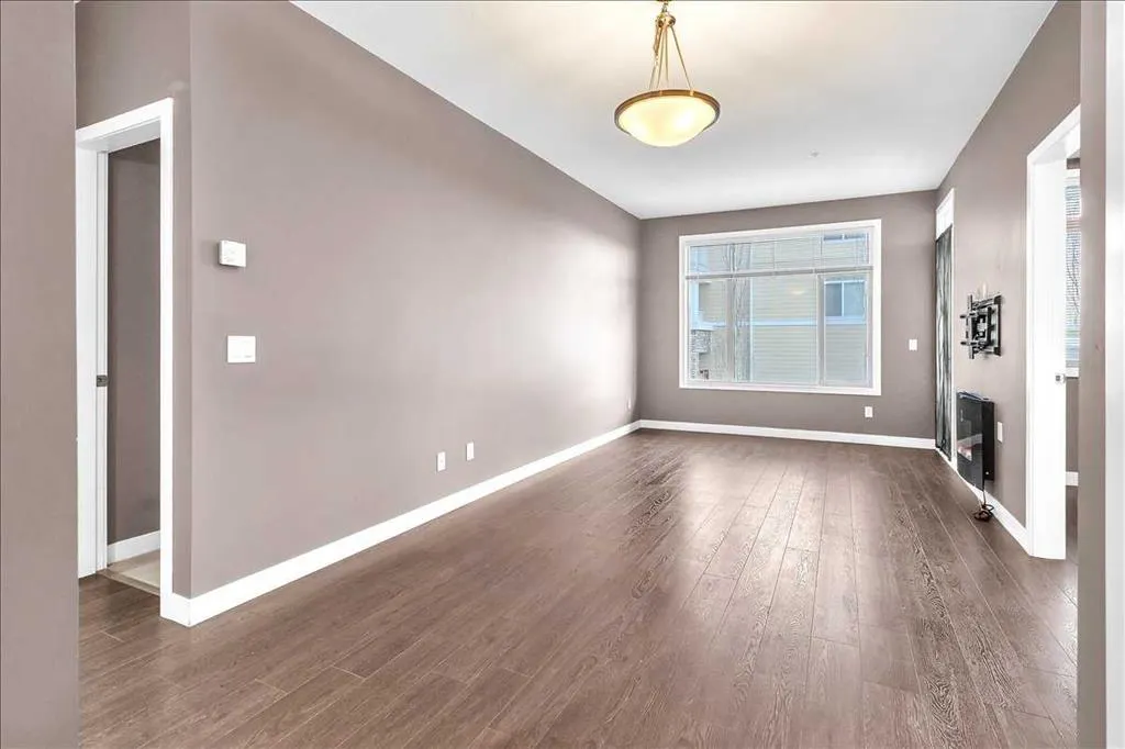 22 Auburn Bay Link SE #210