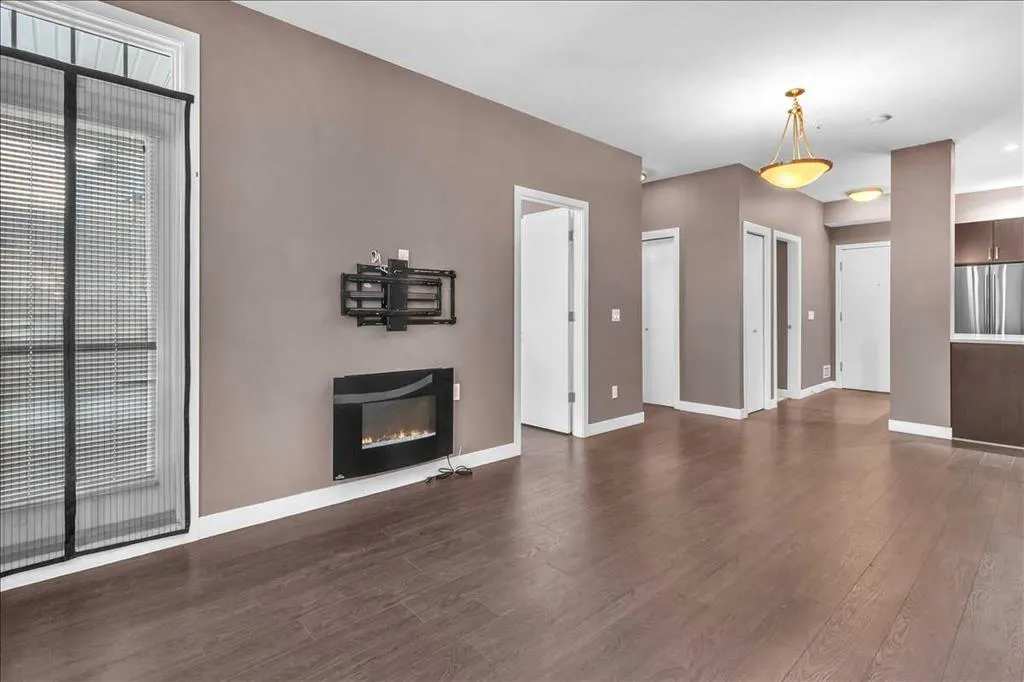 22 Auburn Bay Link SE #210
