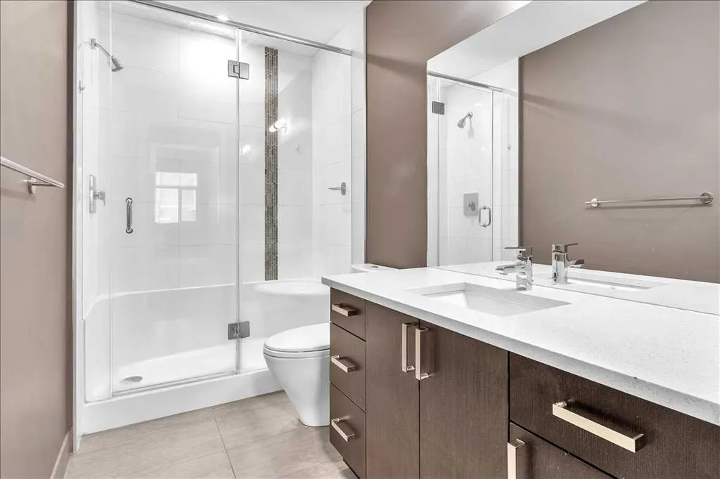 22 Auburn Bay Link SE #210