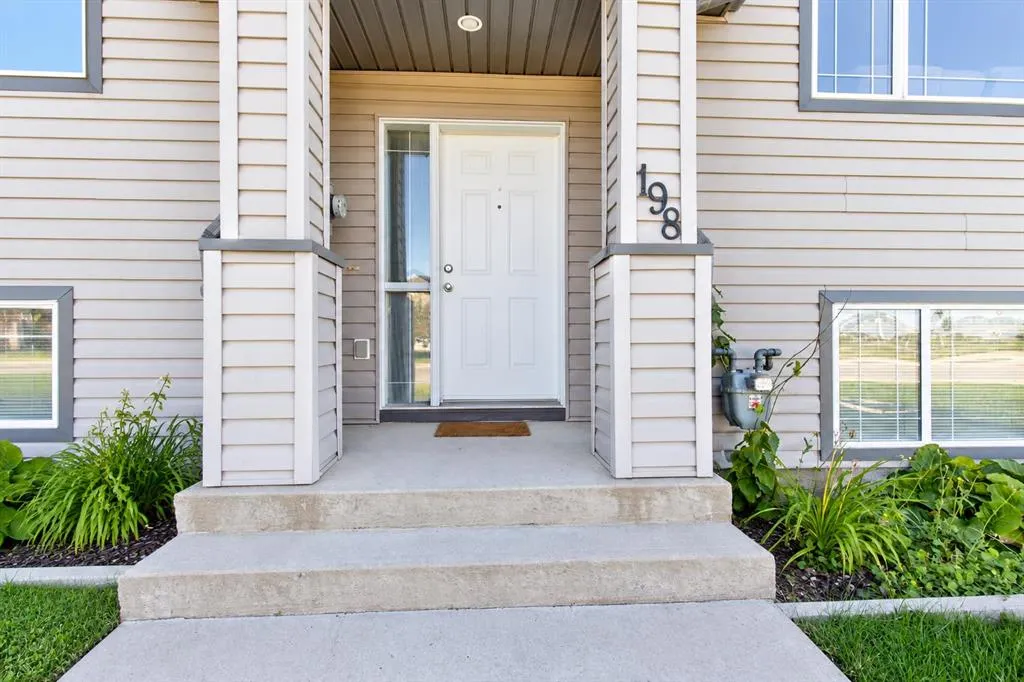 198 Blackfoot Boulevard W