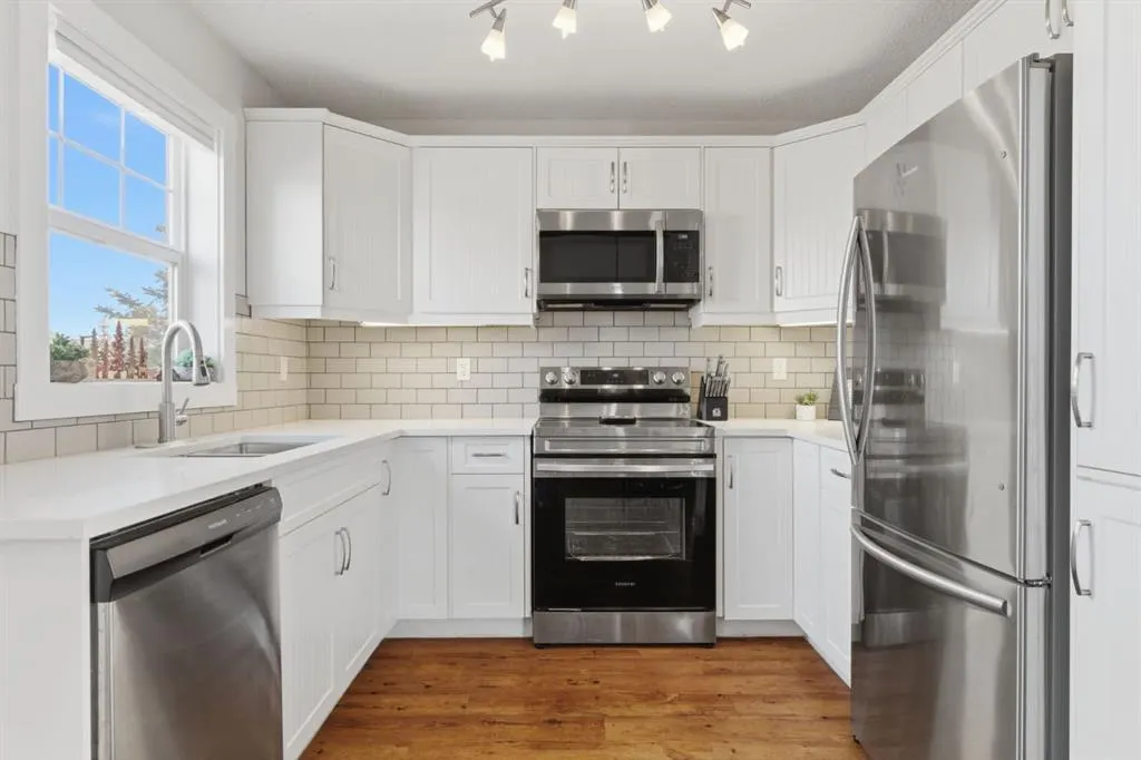 212 Cottageclub Crescent
