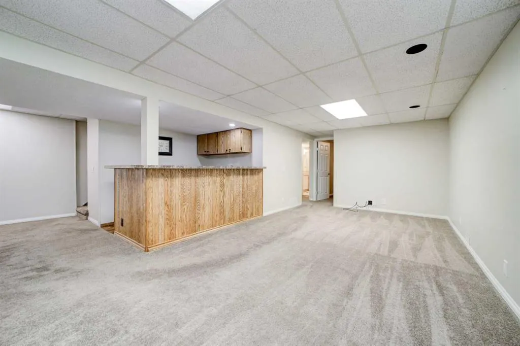 174 Eagle Road N