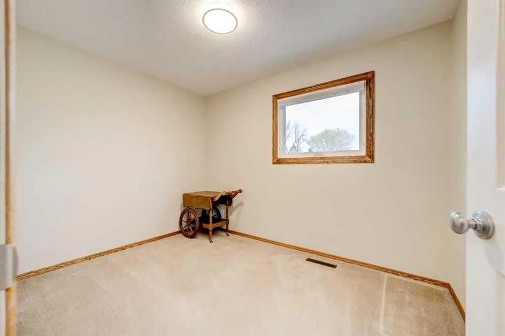 174 Eagle Road N