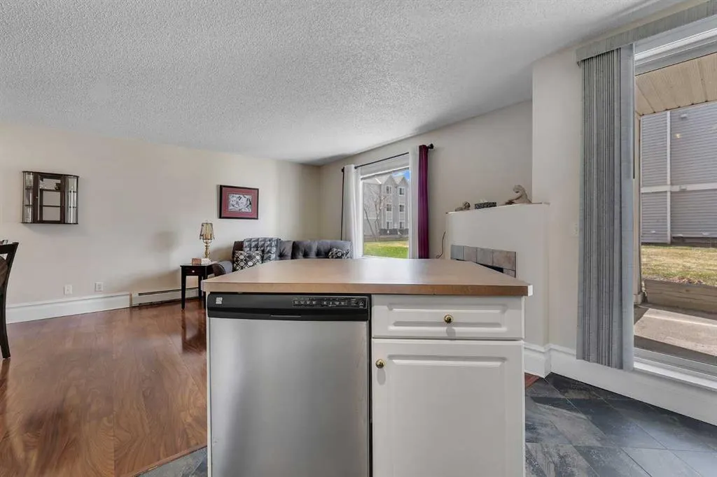 7106 Valleyview Park SE #106