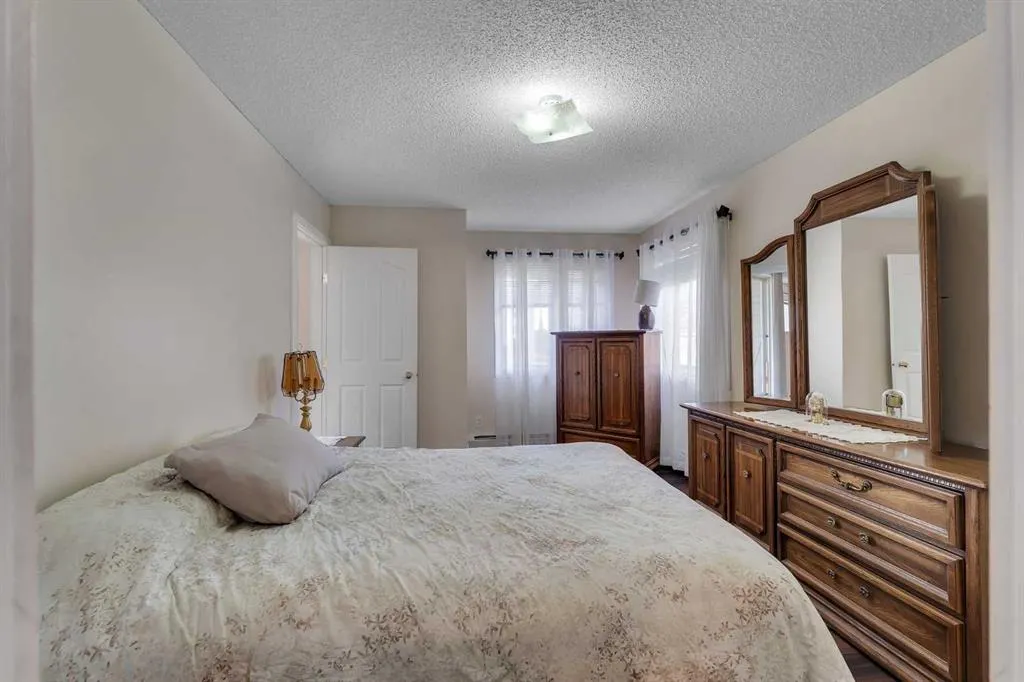 7106 Valleyview Park SE #106