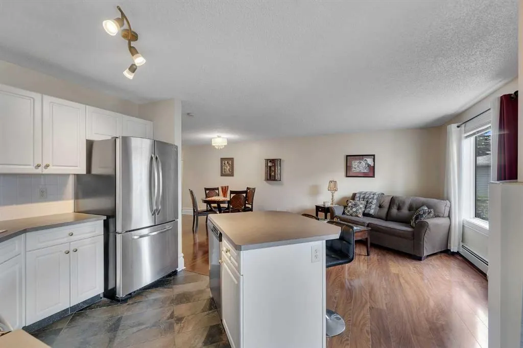 7106 Valleyview Park SE #106