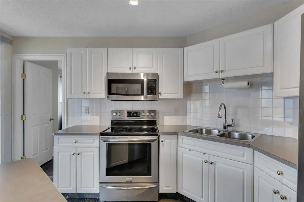 7106 Valleyview Park SE #106