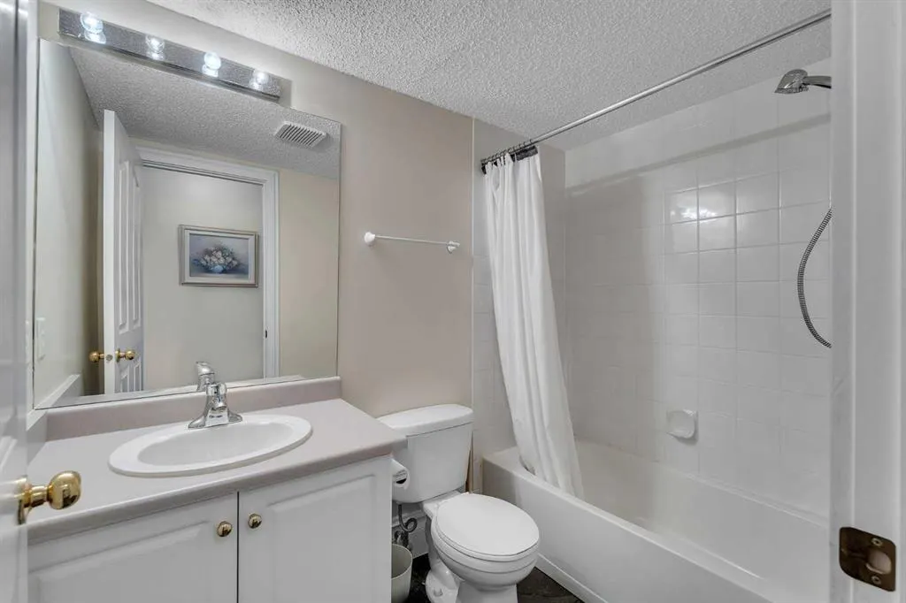 7106 Valleyview Park SE #106