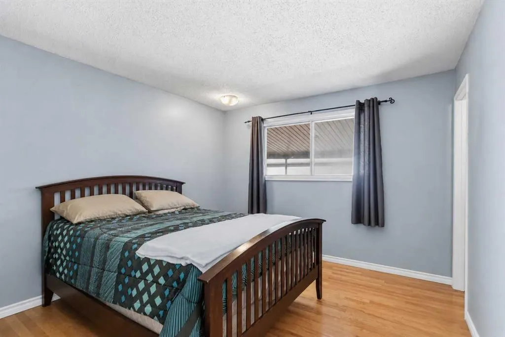 25 Crescent Heights
