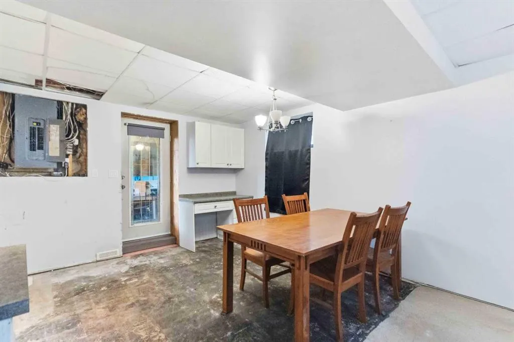 25 Crescent Heights