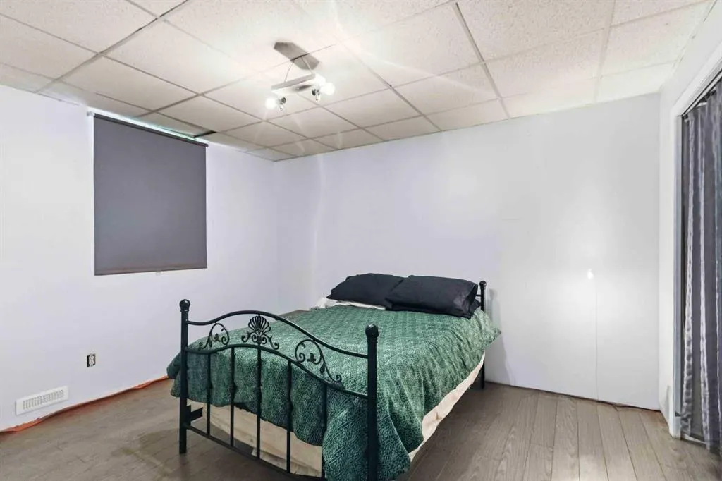 25 Crescent Heights