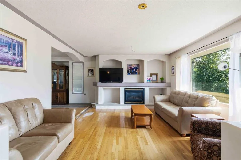 25 Crescent Heights