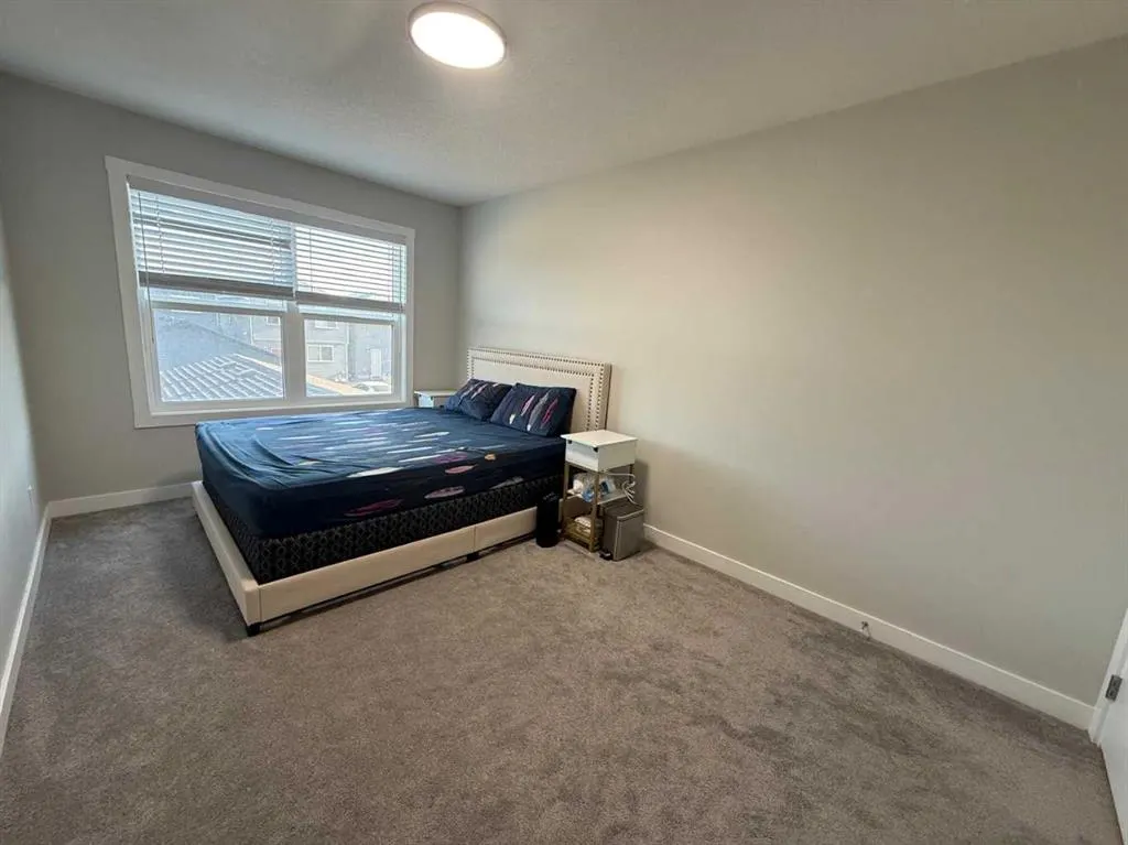 113 Corner Glen Way NE