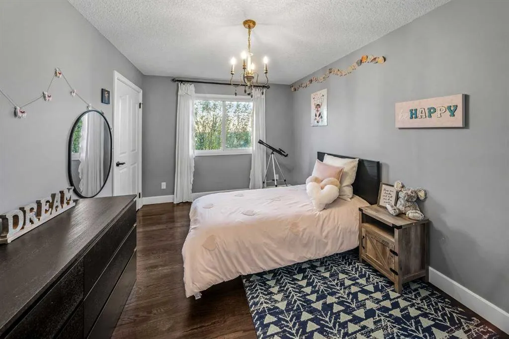 325 Thorndale Place