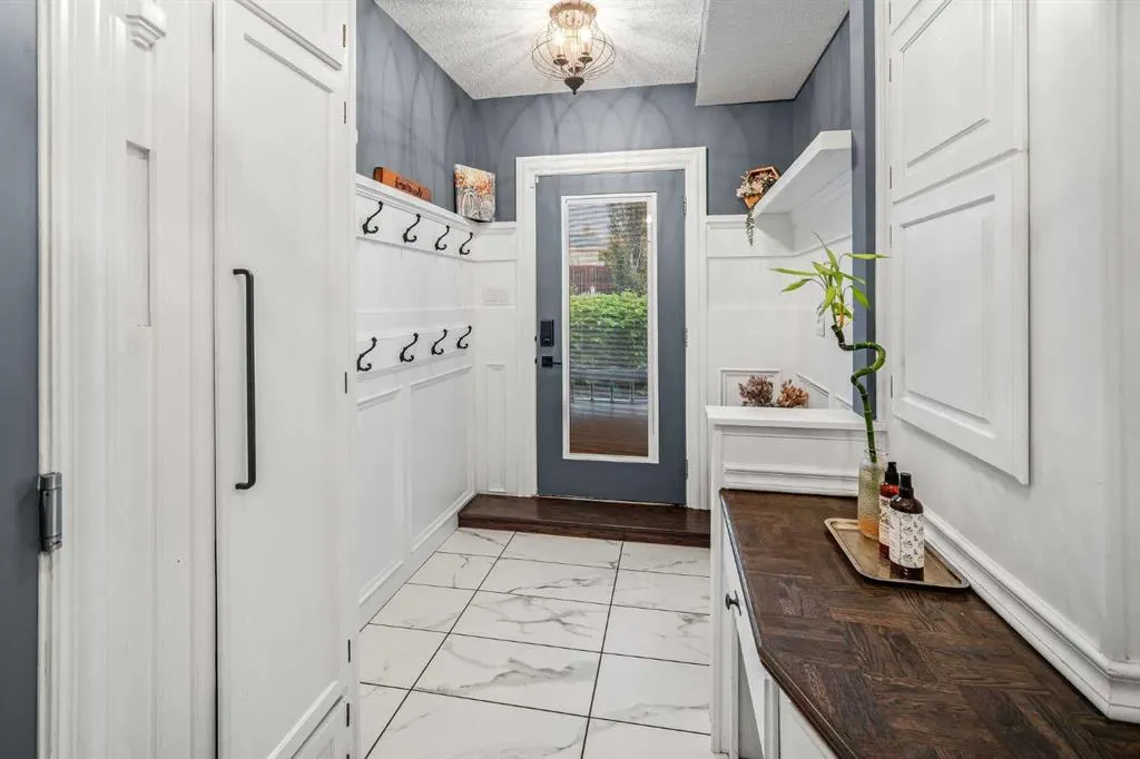 325 Thorndale Place