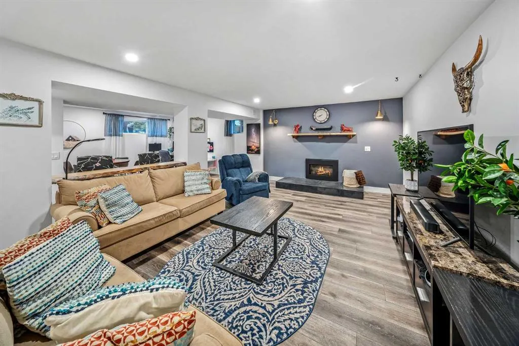 325 Thorndale Place