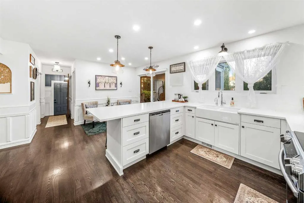 325 Thorndale Place