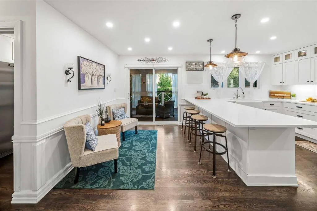 325 Thorndale Place