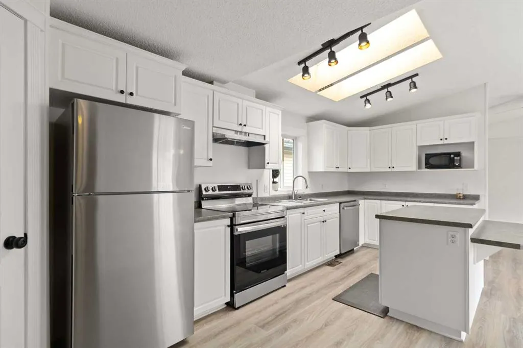 240 Mckinlay Crescent