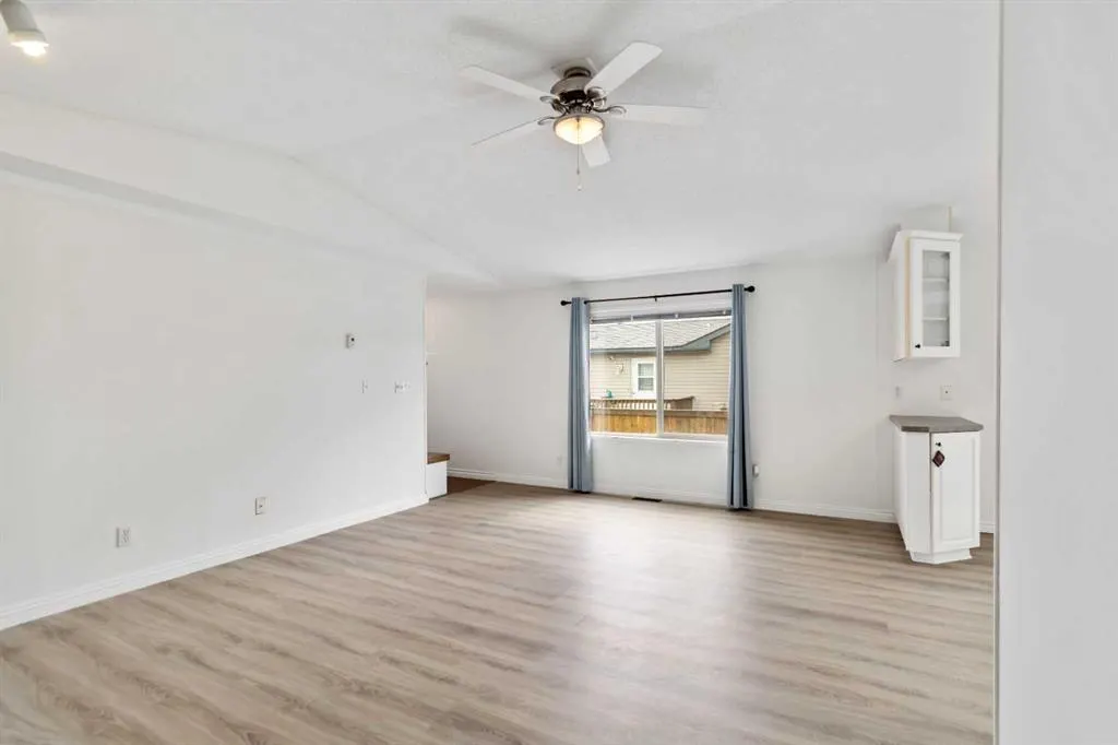 240 Mckinlay Crescent