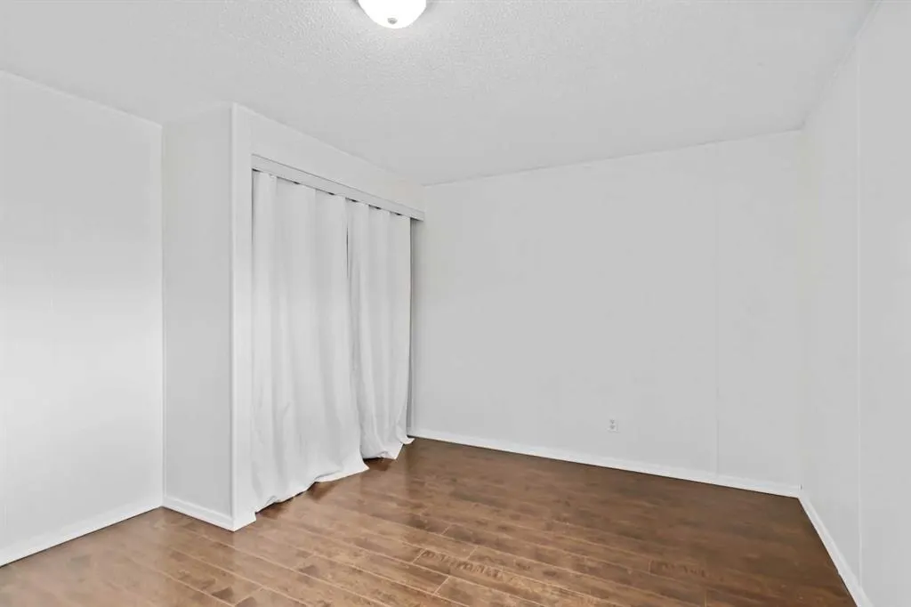 240 Mckinlay Crescent