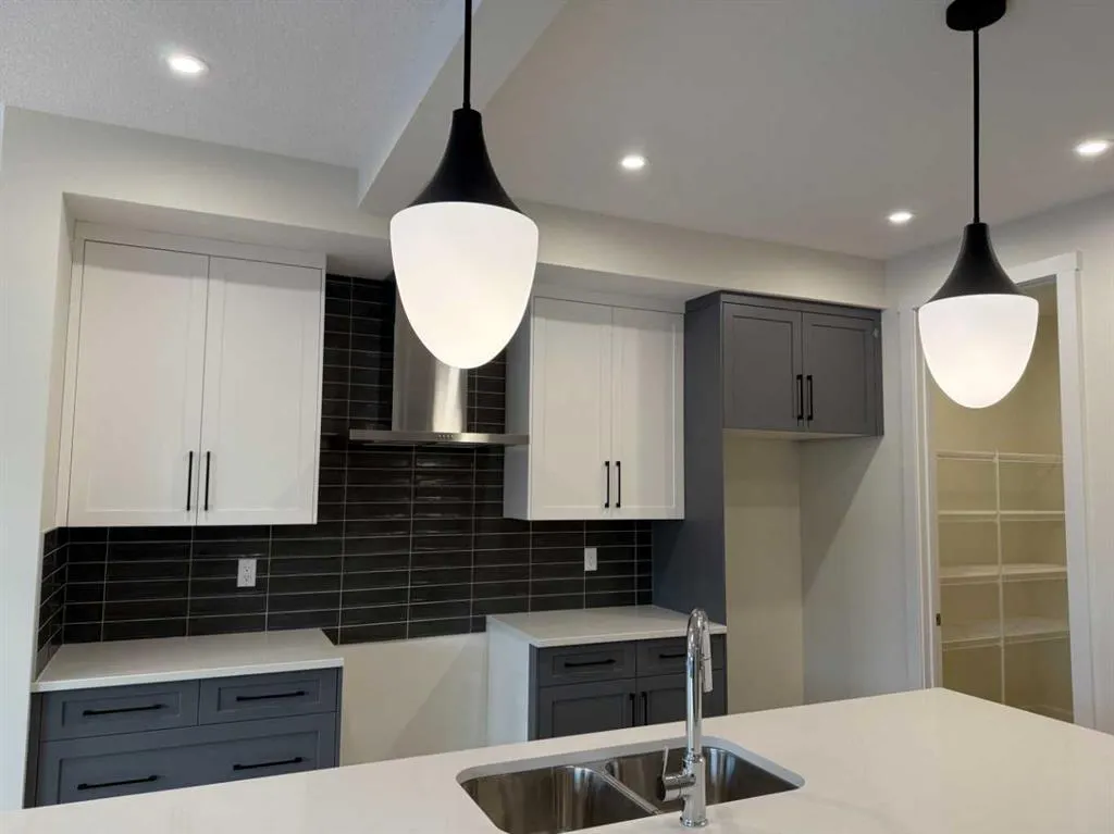 111 sundown Crescent