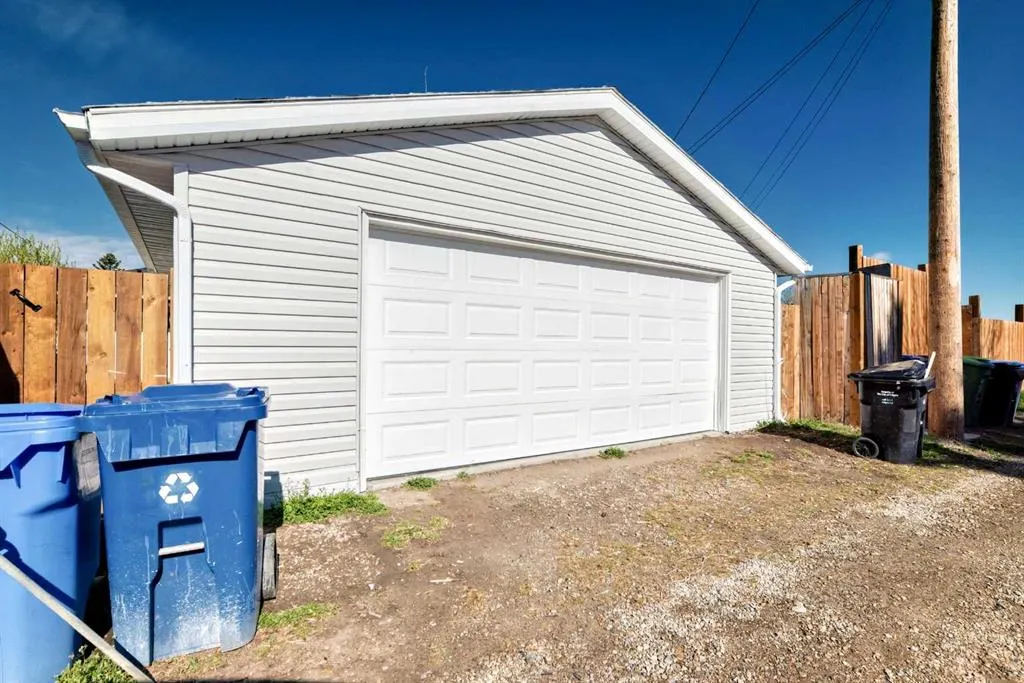 1508 45 Street SE