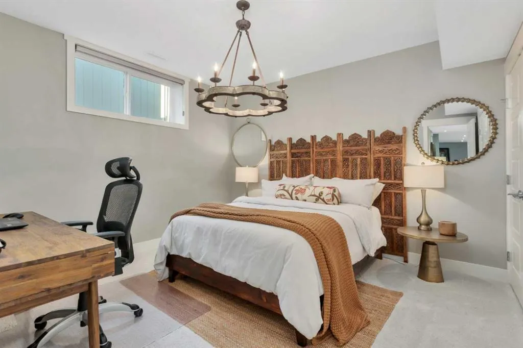 31 Leaside Crescent