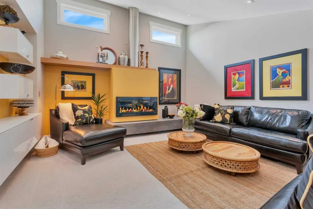 31 Leaside Crescent