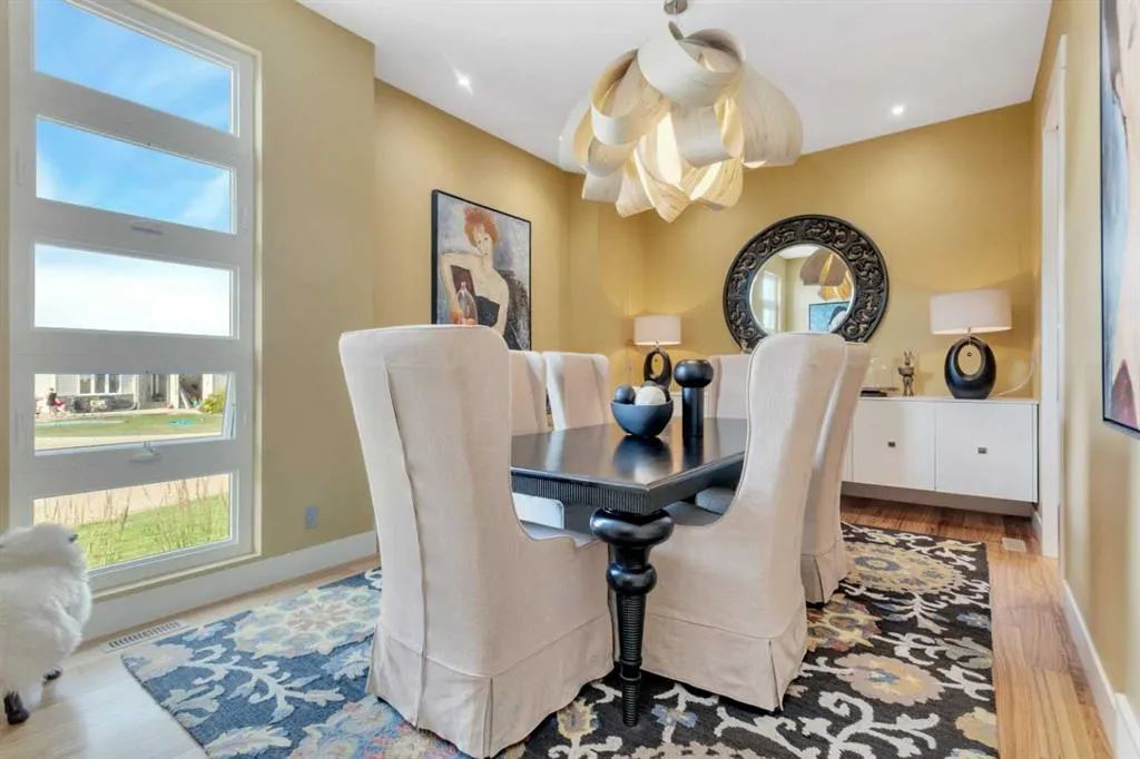 31 Leaside Crescent