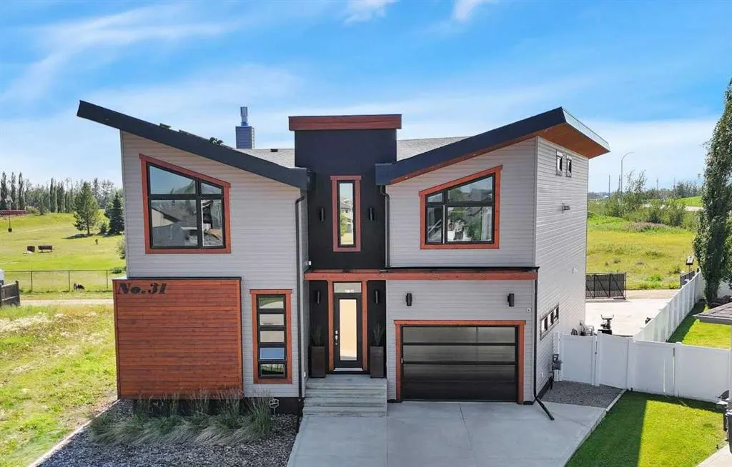 31 Leaside Crescent