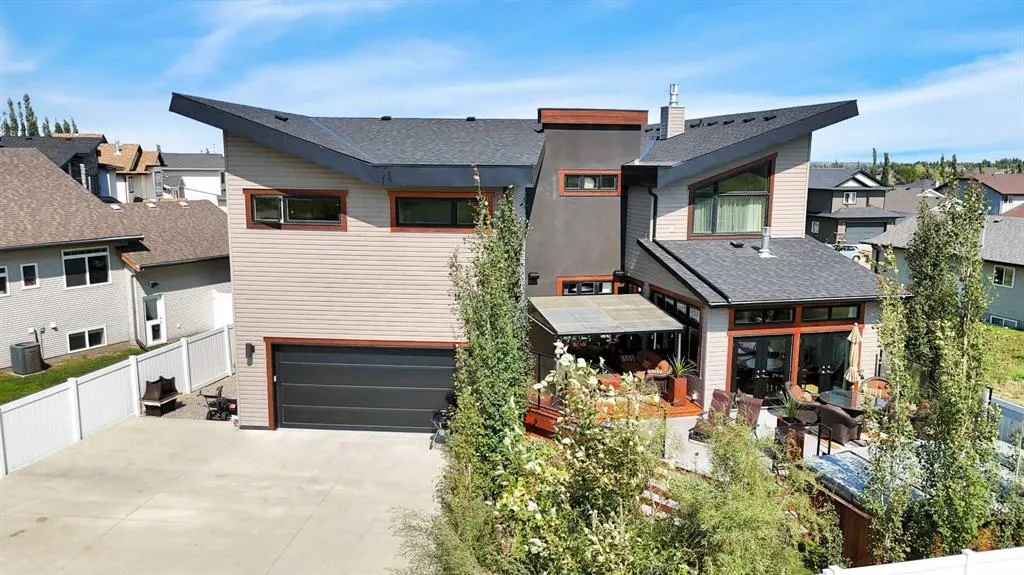 31 Leaside Crescent