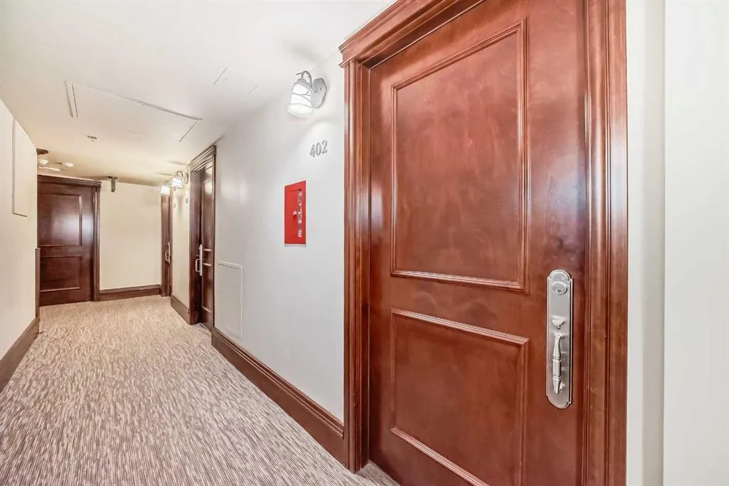 817 15 Avenue SW #402