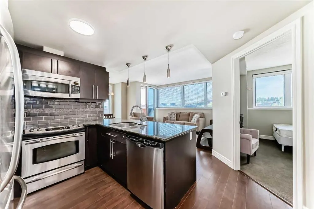 817 15 Avenue SW #402
