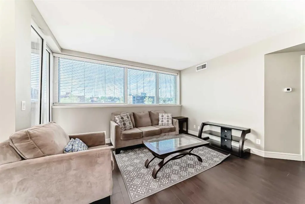 817 15 Avenue SW #402