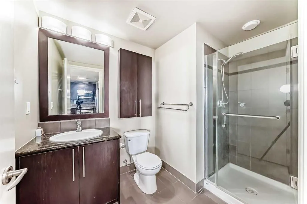 817 15 Avenue SW #402