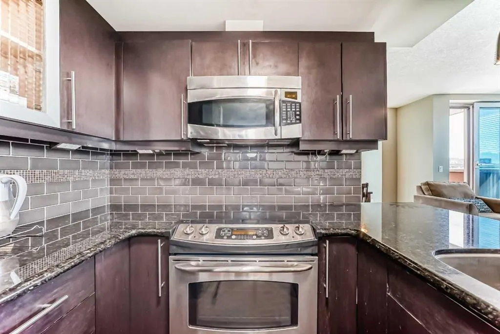 817 15 Avenue SW #402
