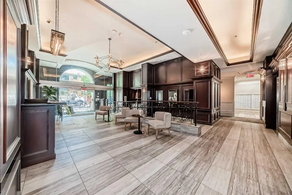 817 15 Avenue SW #402