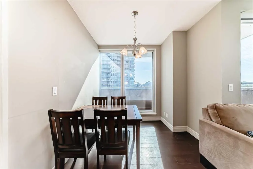 817 15 Avenue SW #402