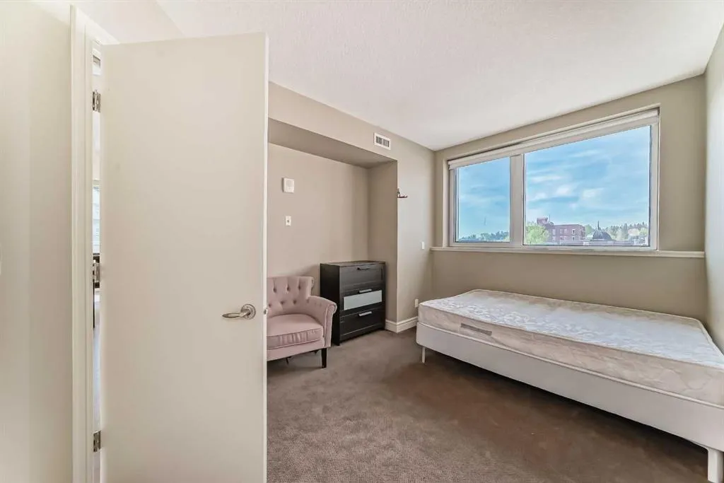 817 15 Avenue SW #402
