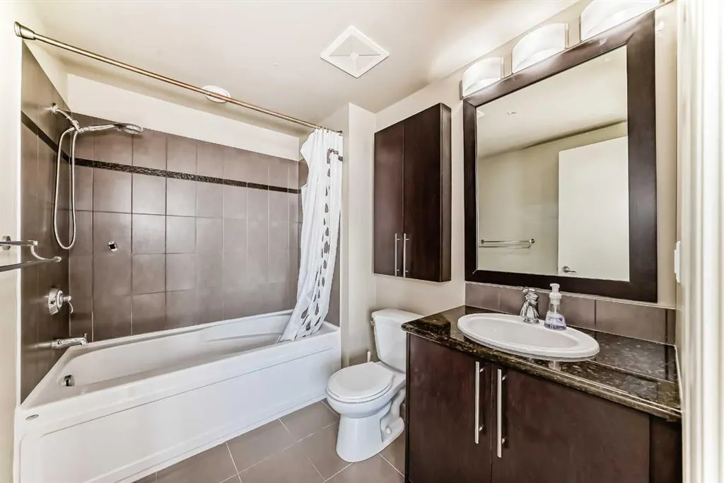 817 15 Avenue SW #402