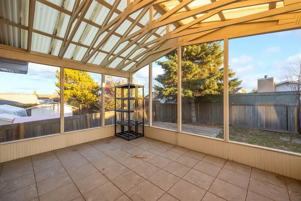 276 Cochrane Crescent