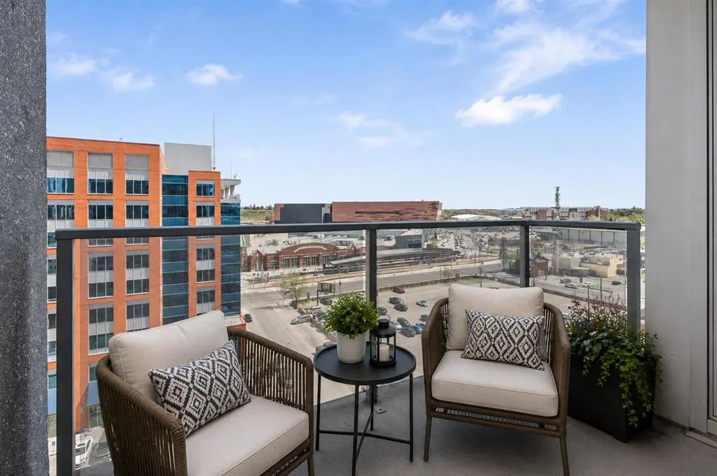 1320 1 Street SE #902
