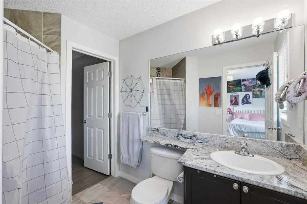 279 Everstone Drive SW