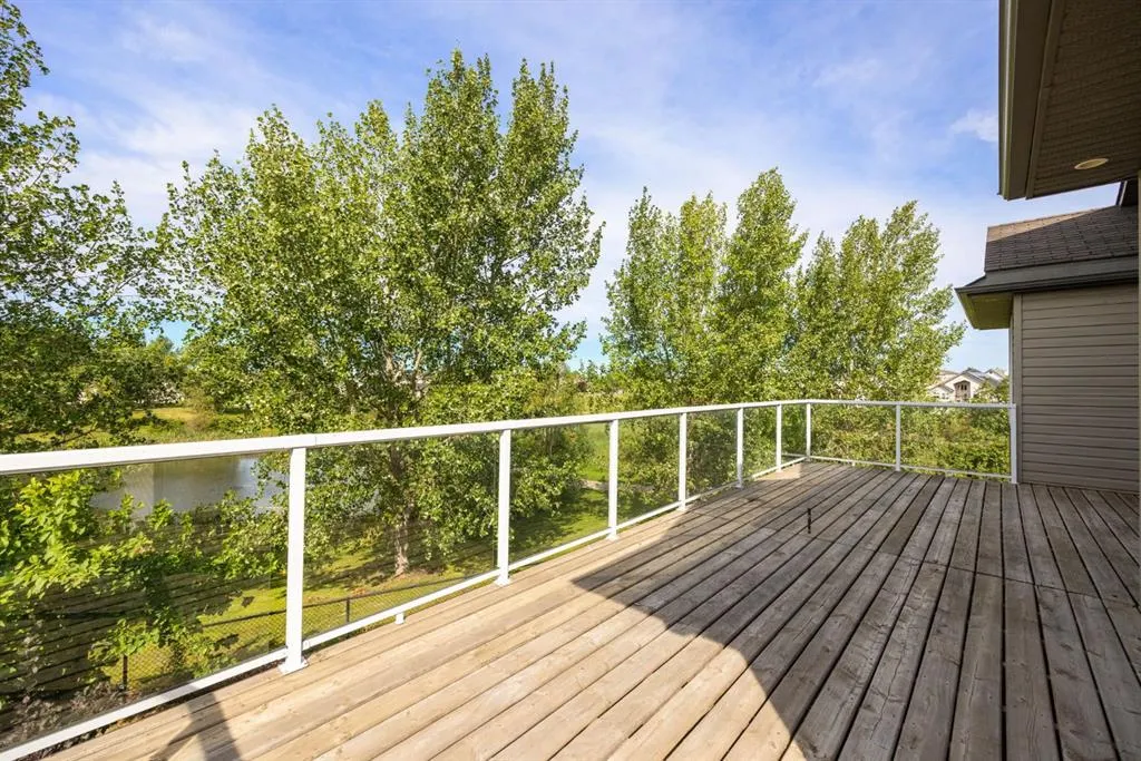 110 Lindstrom Bay