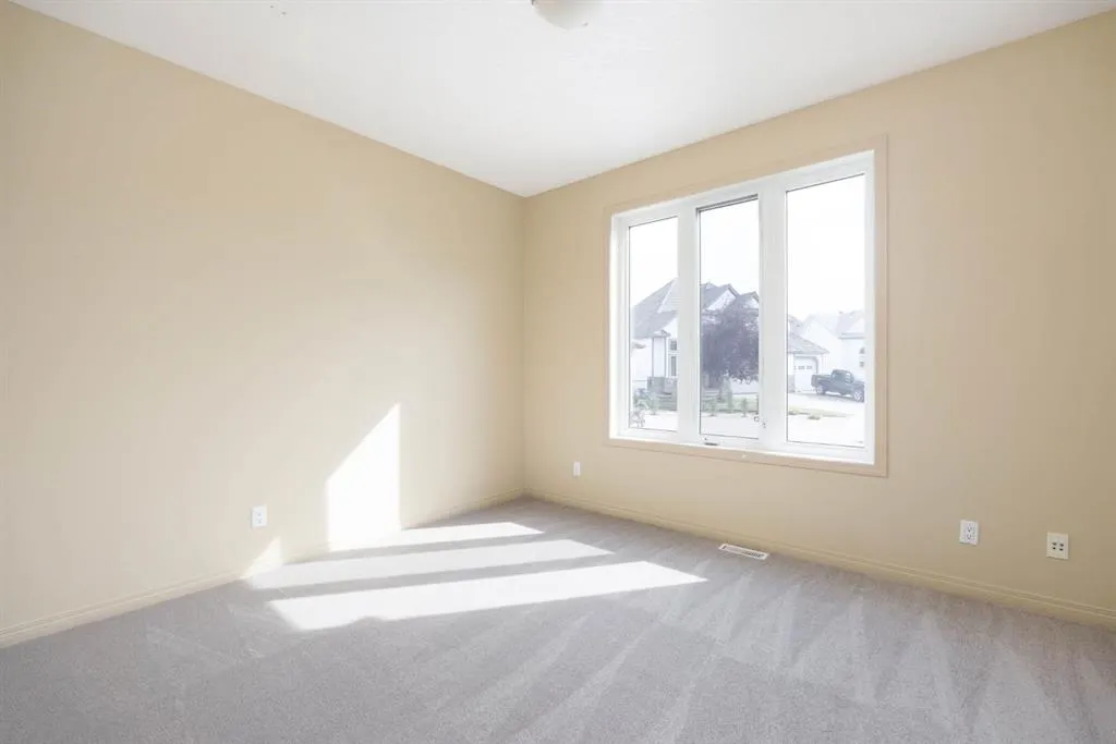 110 Lindstrom Bay