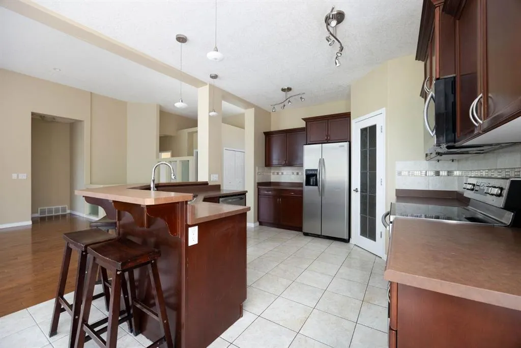 110 Lindstrom Bay