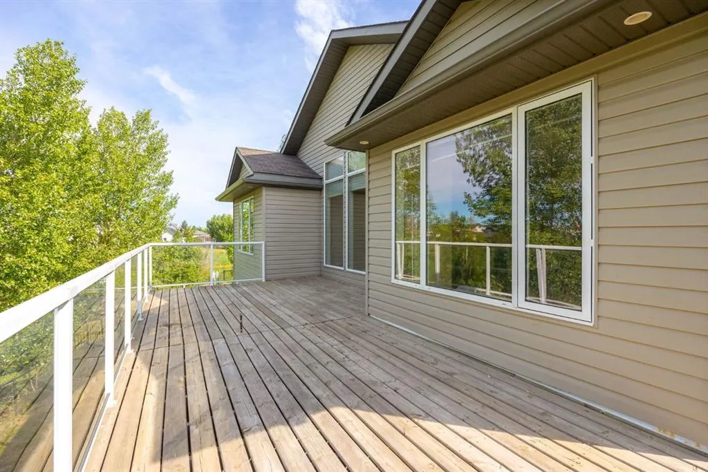 110 Lindstrom Bay