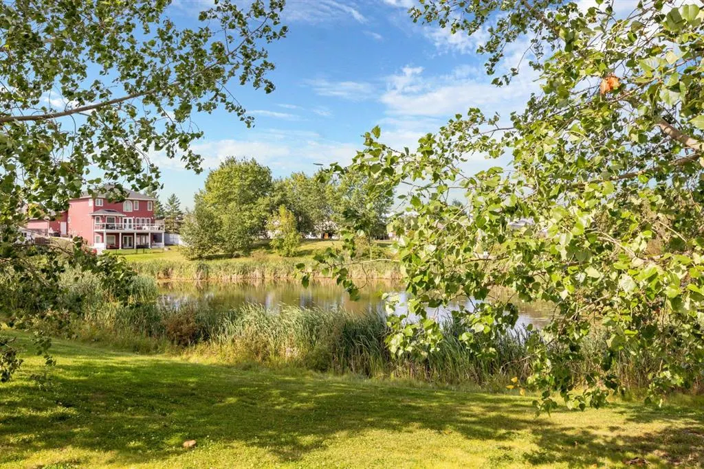 110 Lindstrom Bay