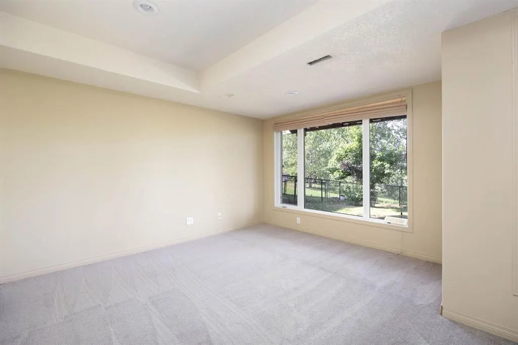 110 Lindstrom Bay